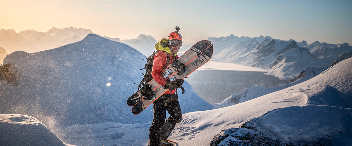 Marion Haerty, ambassadrice Plum avec le splitboard