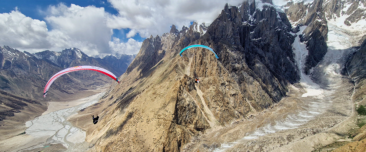 L’expérience “Touching the Sky VR” transporte l’adrénaline du vol en parapente et wingsuit au cœur de la réalité virtuelle