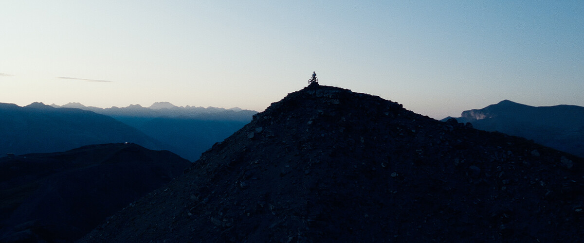 IRISATION : la couleur comme symbole de résilience selon Yannis Pelé