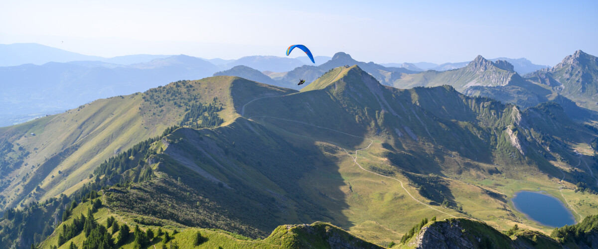Escalade & parapente à Praz de lys Sommand un terrain de jeu brut  & sauvage !