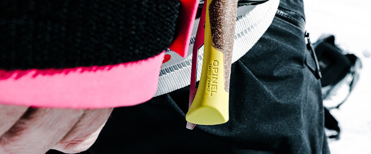 L’Opinel, un porte-bonheur au plus près de Matthias Giraud, Ski Base-Jumper