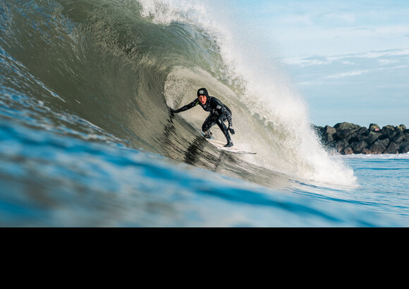 Le surf est aussi un sport d'hiver : Pauline Ado vous le prouve