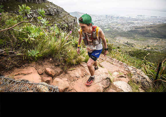 Interview : Casquette Verte, l'ovni de l'ultra-trail, champion des « gens normaux qui courent après le boulot »