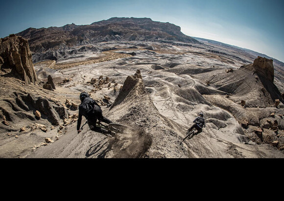 Il fait la une du mag' : Trevor Lyden, magicien de la photographie !