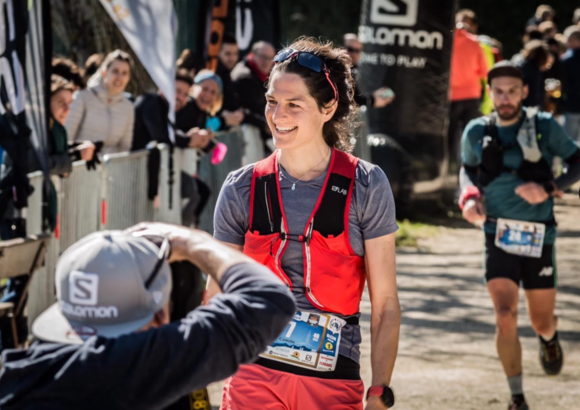 Camille Bruyas au départ de l'UTMB 2025 : l’art de lever le pied avant de recourir plus fort