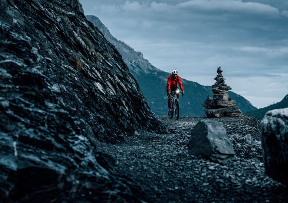Daniele Molineris, photographe outdoor, illumine la nouvelle couverture de MKSport
