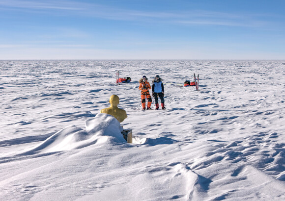 Traverser l'Antarctique pour faire parler la glace : le défi fou d'Heïdi Sevestre et Matthieu Tordeur avec Under Antarctica.
