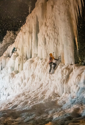 Partez à la découverte de la Cascade de glace