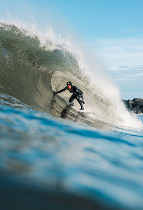 Le surf est aussi un sport d'hiver : Pauline Ado vous le prouve