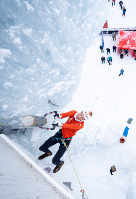 Rendez-vous à la coupe du monde d'escalade sur glace à La Plagne