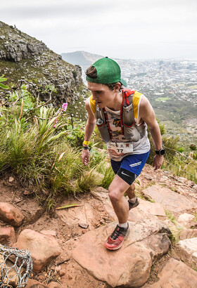 Interview : Casquette Verte, l'ovni de l'ultra-trail, champion des « gens normaux qui courent après le boulot »