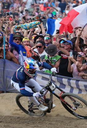 La logique respectée : Bruni et Cabirou sacrés champions de France de VTT DH aux Arcs !