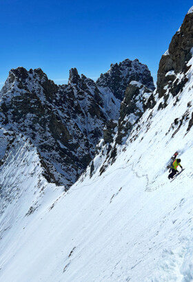 Le voyage engagé au Schreckhorn de Vivian Bruchez et Aurélien Lardy