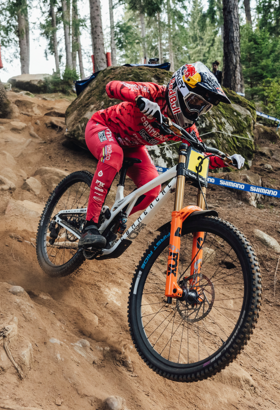 Rencontre avec la championne du VTT de descente Myriam Nicole