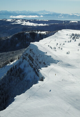 La Grande Traversée du Jura : 100km d'aventure hivernale à ski de randonnée nordique