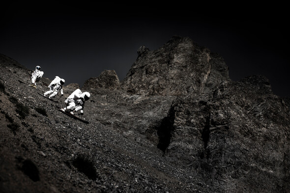 Moontain Skiing