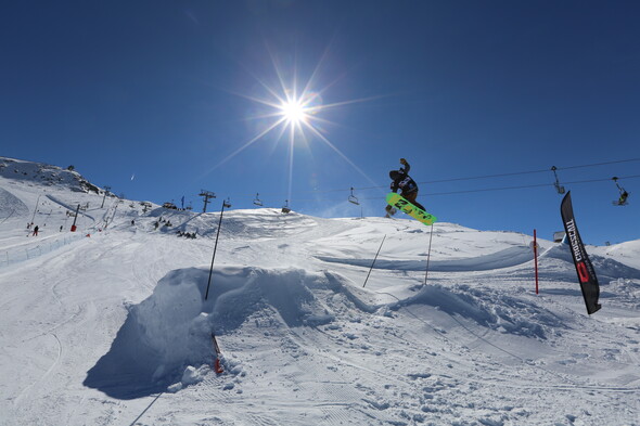 Snowpark Valloire - Savoie Snowboard Tour