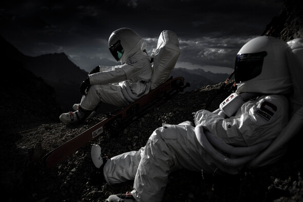 Moontain Skiing