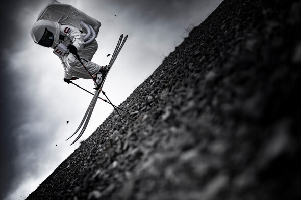 Moontain Skiing