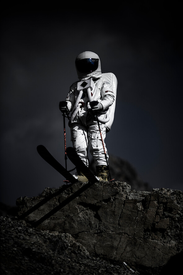 Moontain Skiing