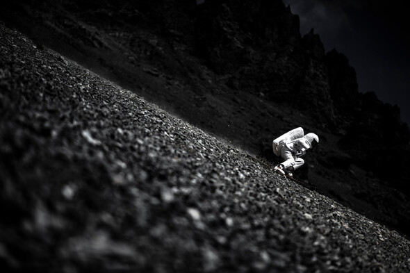 Moontain Skiing