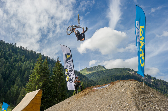 Châtel Reboul Jam by Scott