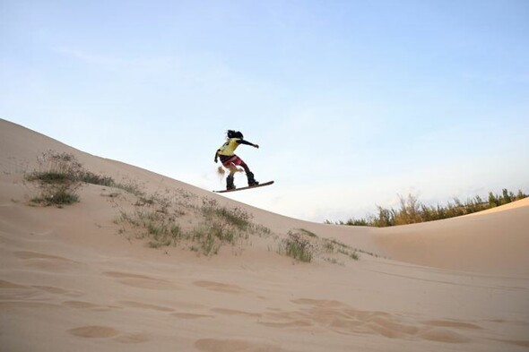 Du snowboard sur les dunes
