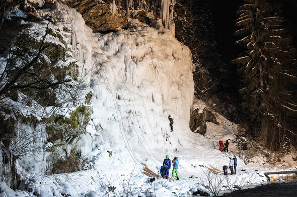 Partez à la découverte de la Cascade de glace