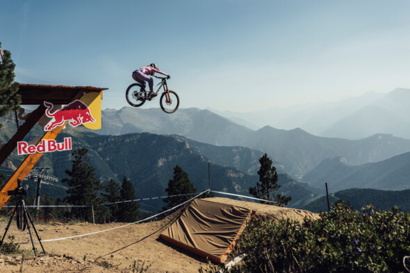 Rencontre avec la championne du VTT de descente Myriam Nicole
