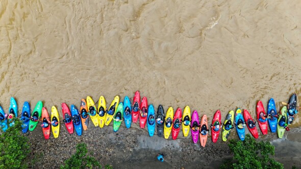 La kayakiste française, Nouria Newman, sacrée championne du monde de kayak enduro en Colombie