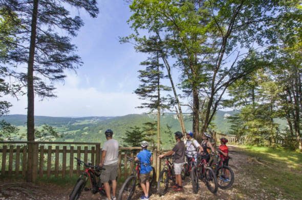 Si vous partiez pour une aventure en VTT, dans les montagnes de l’Ain ?