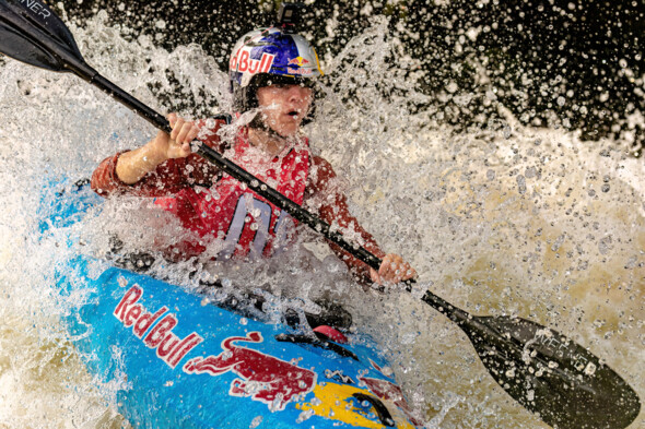 La kayakiste française, Nouria Newman, sacrée championne du monde de kayak enduro en Colombie