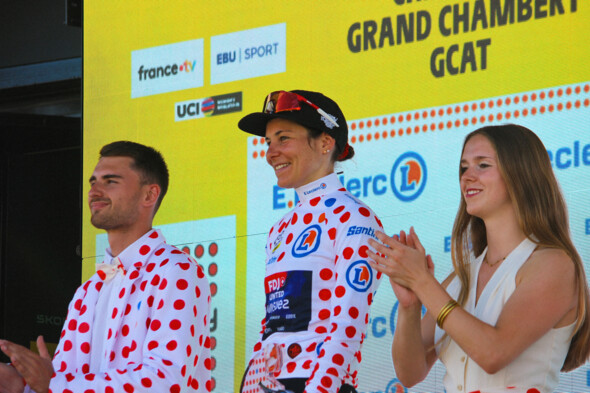 Reportage : Au cœur de l’étape entre Bourg-en-Bresse et Chambéry du Tour de France Femmes avec Zwift 2025