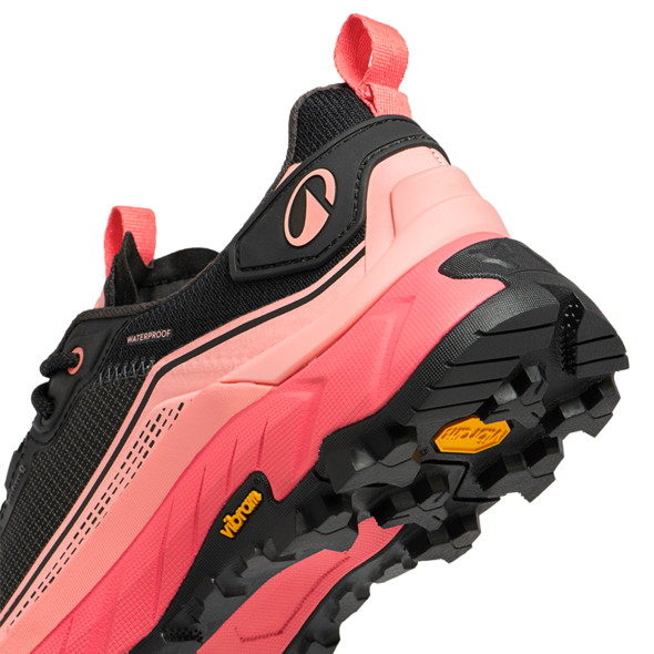 Decathlon - Quechua : La randonnée change. Les chaussures aussi. Découvrez les MH 900.