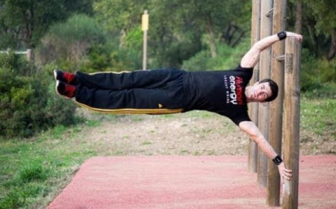 Callisthénie ou Street workout : définition, avantages, entraînements