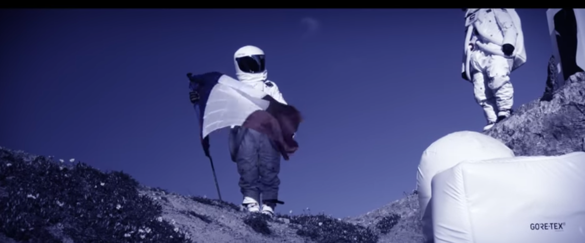 Moontain Skiing